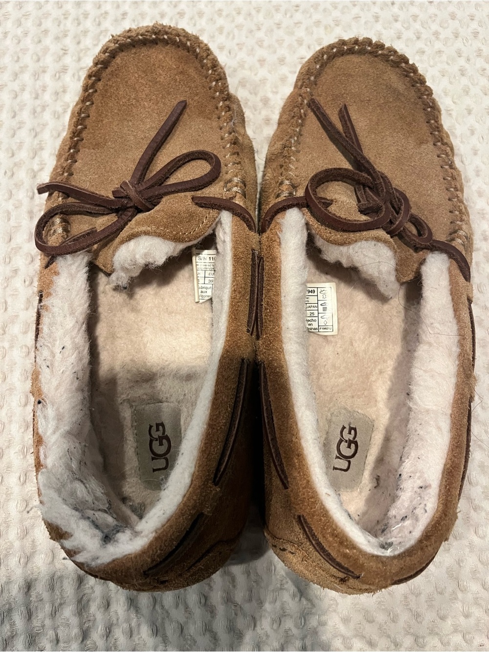 UGG Women's Chestnut Brown Sheepskin-Lined Moccasin Slippers
